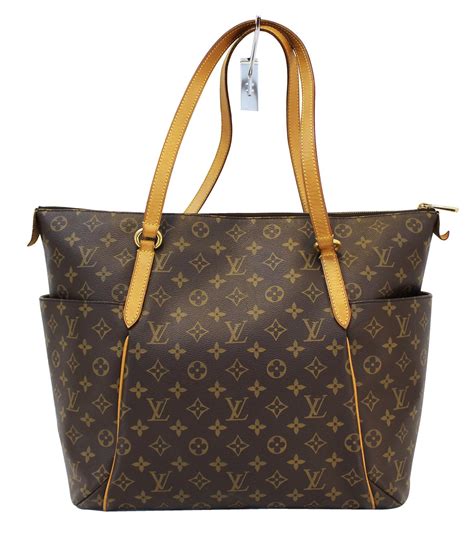 Louis Vuitton purse logo